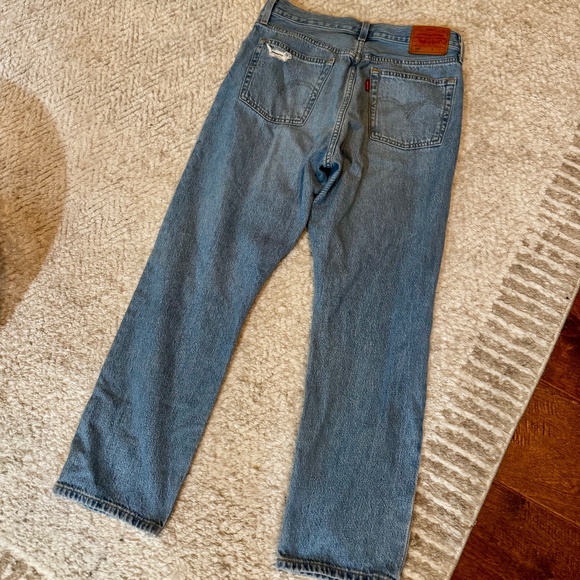 Levi's 501 Original Cropped Ripped Women's Jeans Size 28 - Picture 3 of 5